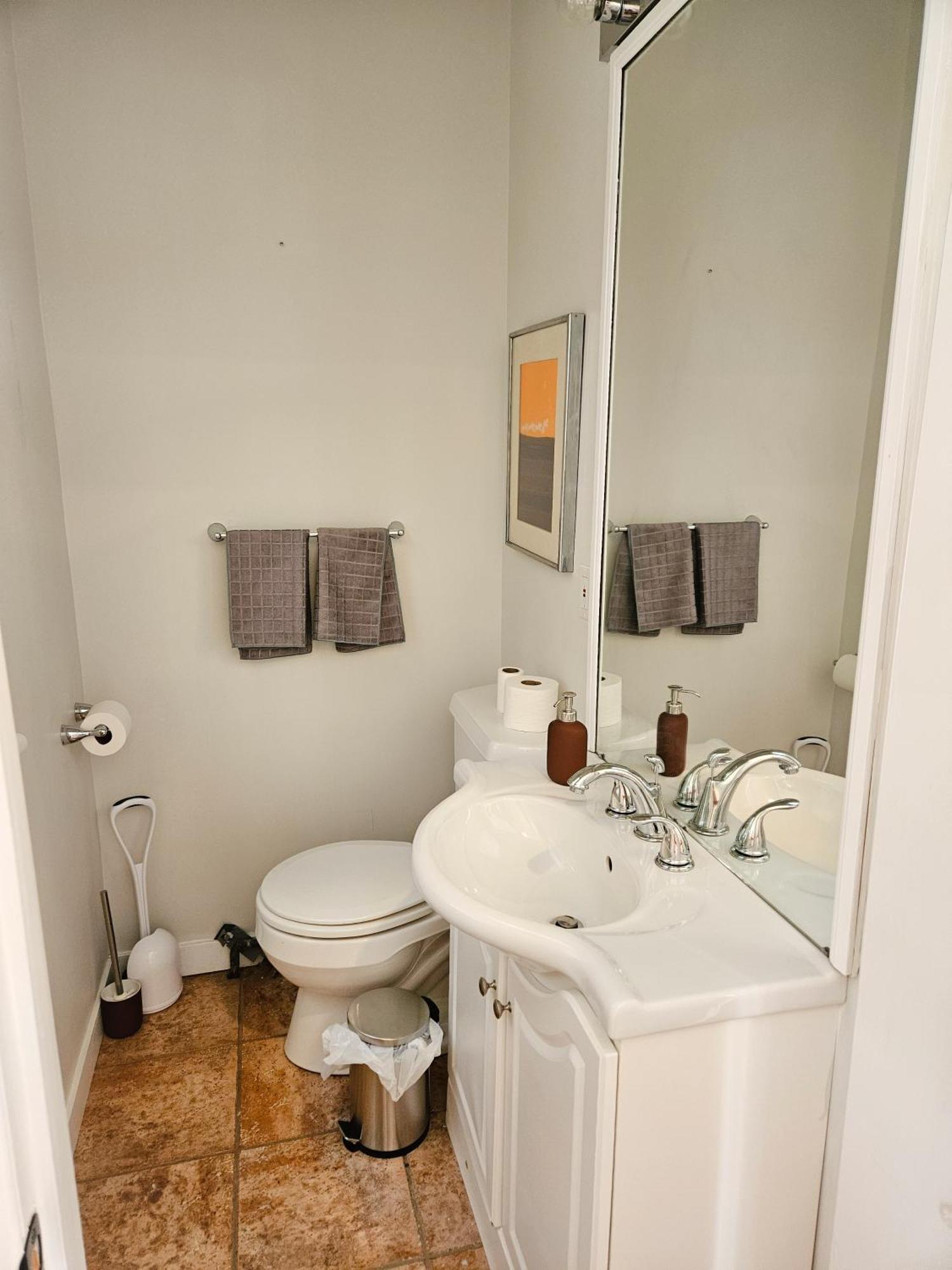 Ottawa Downtown Cozy Guesthouse Exterior photo
